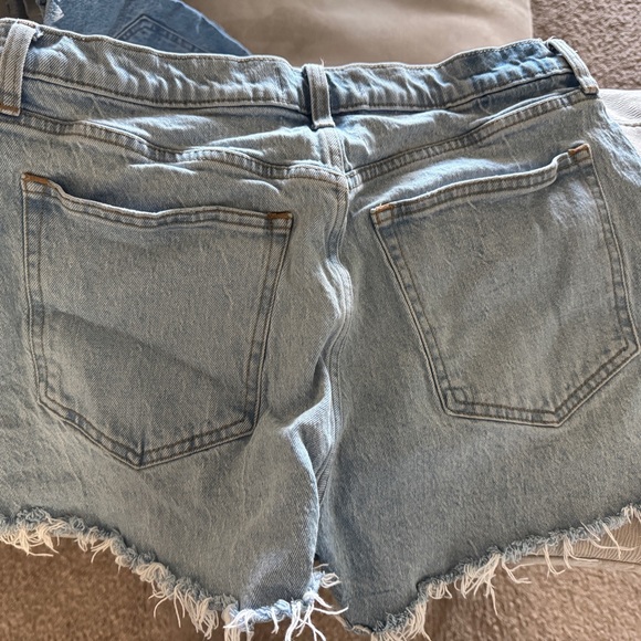 Abercrombie 90s high rise cut off jean shorts - Picture 2 of 2